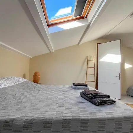 2 Bedroom Lovely In Saint Andre De Roquepe בית נופש *