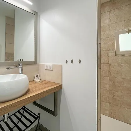 2 Bedroom Lovely In Saint Andre De Roquepe בית נופש Frigoulet